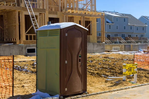 Porta potty delivery and setup in Falls City, NE